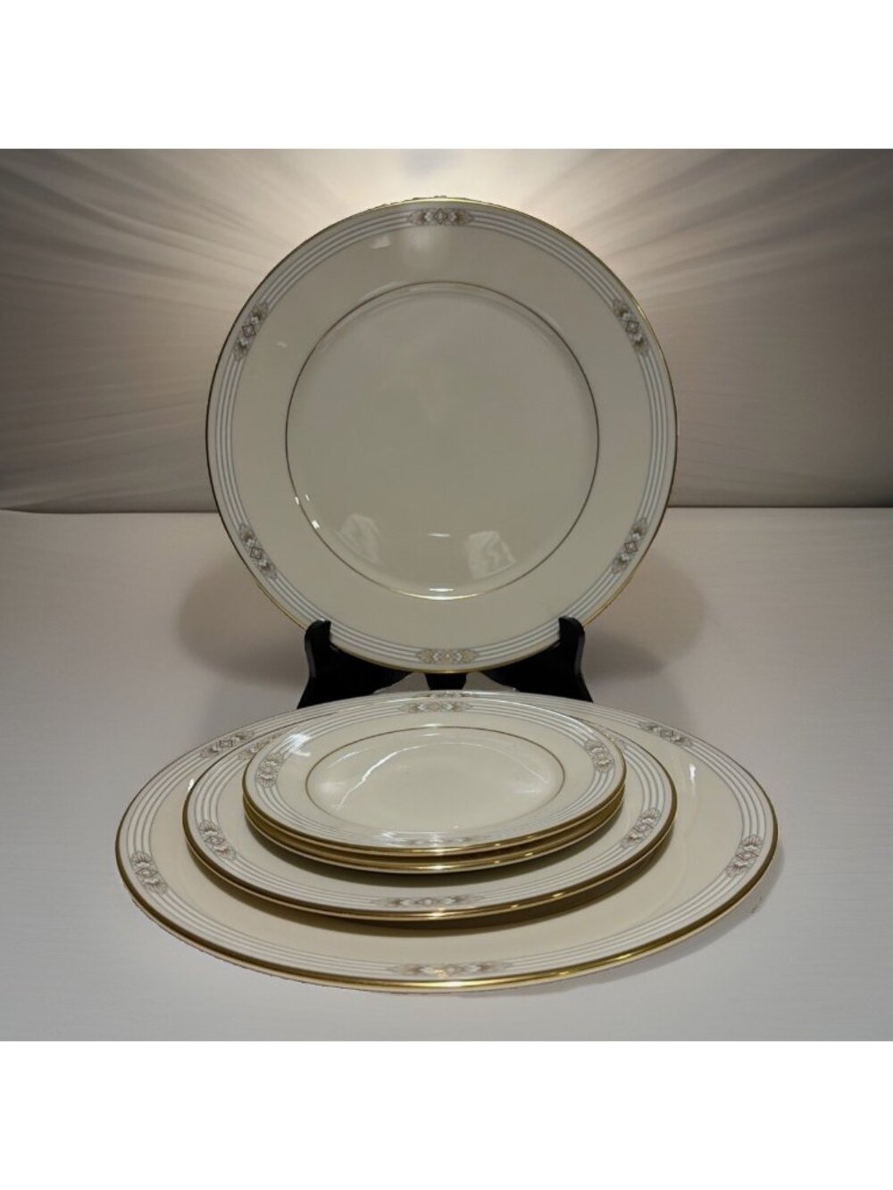 Lenox Firelight China 2 Dinner Plates, 1 Salad Plate & 2 Bread & Butter Plates